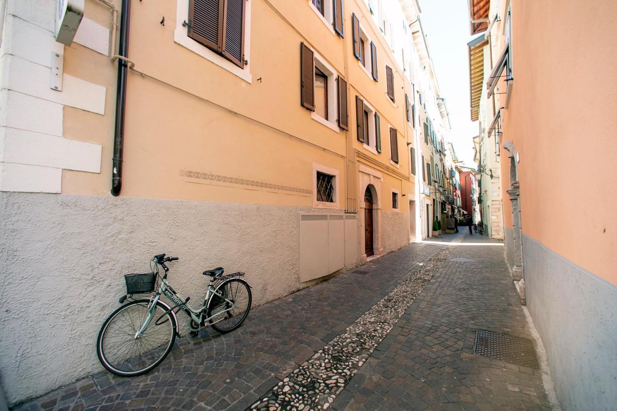 Nido Sui Tetti Di Riva Del Garda - Happy Rentals Exterior photo
